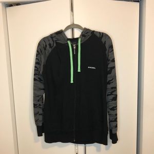 Men’s DIESEL brand zip-up hoodie in black & camo
